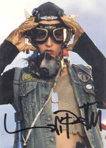 1995 Comic Images Tank Girl Autographs Lori Petty as Tank Girl